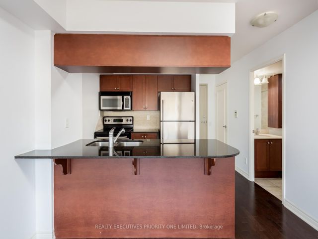 1306 - 60 St Clair Ave W