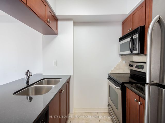 1306 - 60 St Clair Ave W