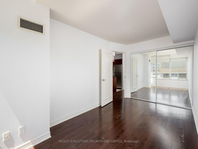 1306 - 60 St Clair Ave W