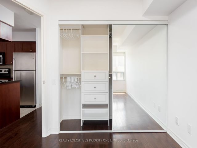 1306 - 60 St Clair Ave W