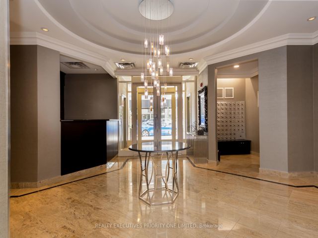 1306 - 60 St Clair Ave W