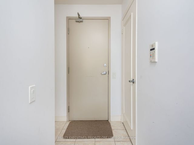 1306 - 60 St Clair Ave W