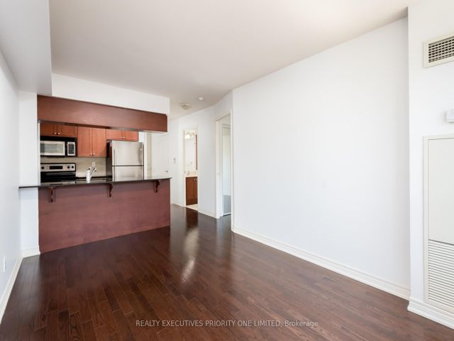 1306 - 60 St Clair Ave W