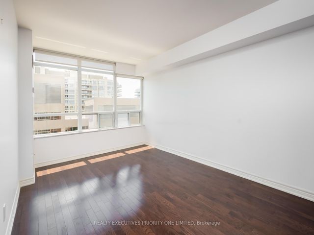 1306 - 60 St Clair Ave W