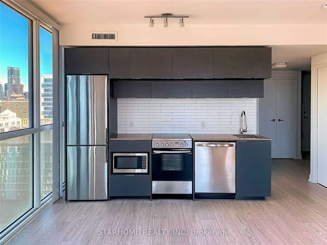 2210 - 181 Dundas St E