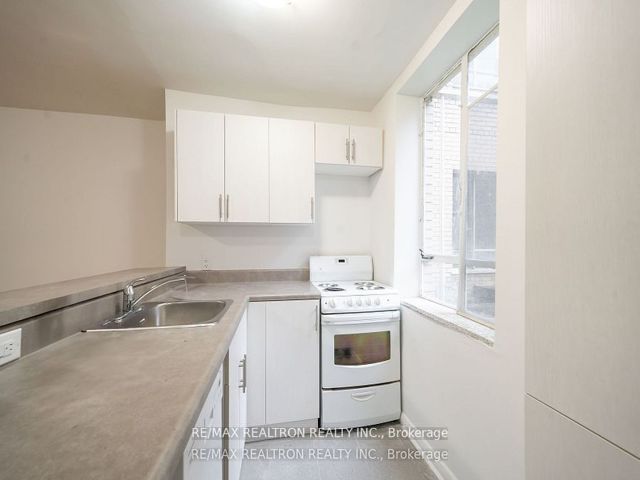 205 - 77 Erskine Ave