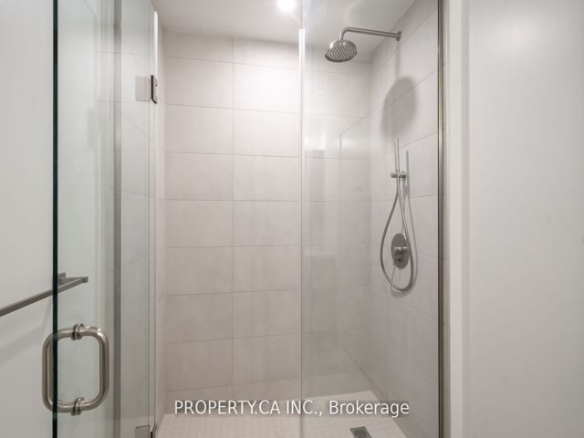 305 - 2020 Bathurst St