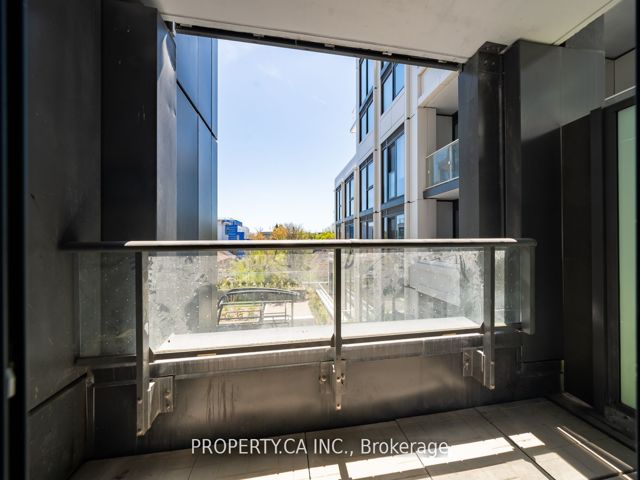 305 - 2020 Bathurst St