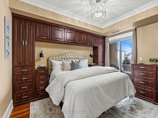 1003C - 662 Sheppard Ave E