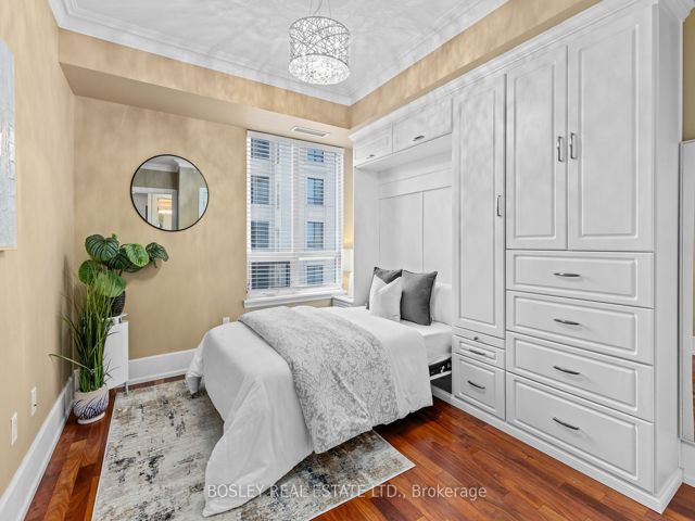 1003C - 662 Sheppard Ave E