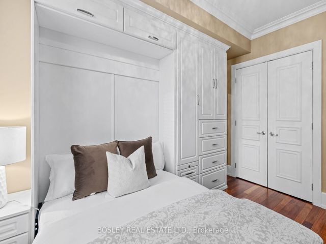 1003C - 662 Sheppard Ave E