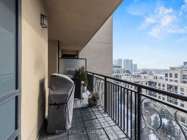 1003C - 662 Sheppard Ave E