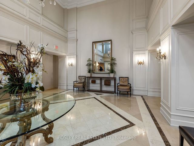 1003C - 662 Sheppard Ave E