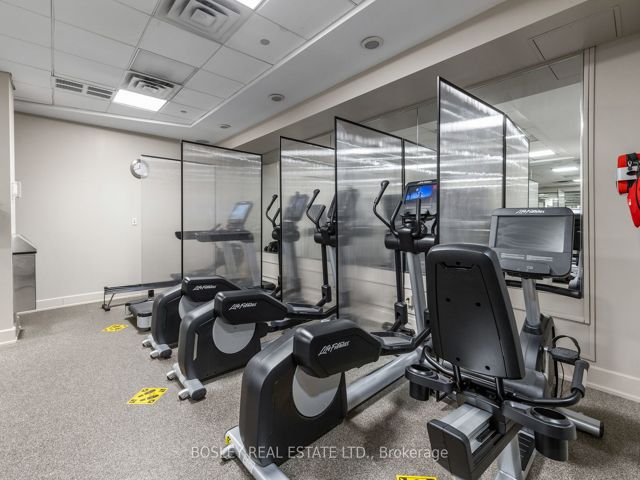 1003C - 662 Sheppard Ave E