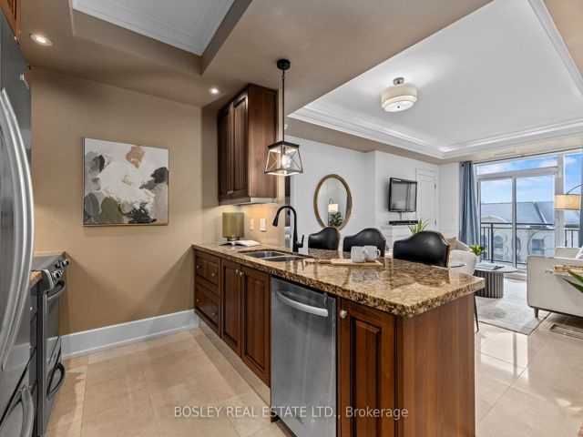 1003C - 662 Sheppard Ave E