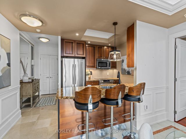 1003C - 662 Sheppard Ave E