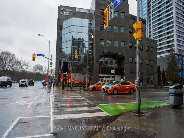 2503 - 395 Bloor St E