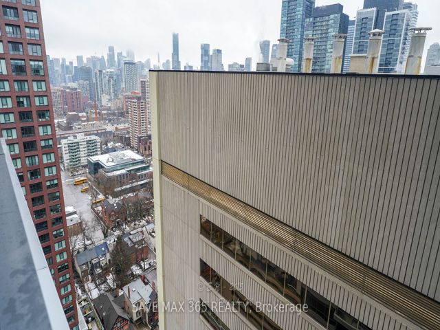 2503 - 395 Bloor St E