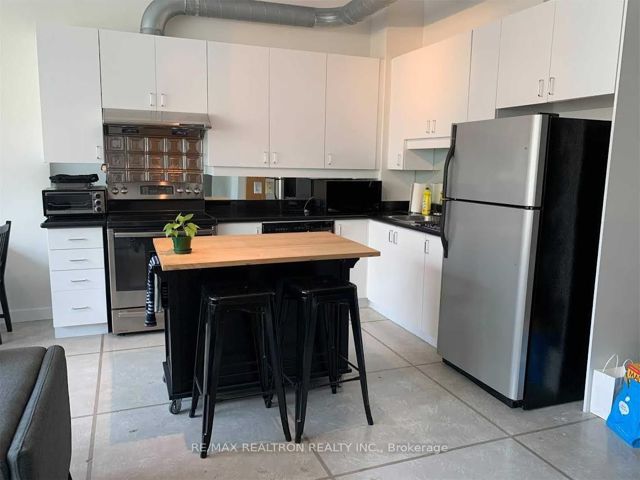 404 - 188 Eglinton Ave E