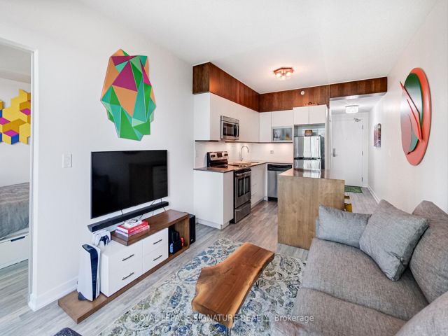 1209 - 69 Lynn Williams St