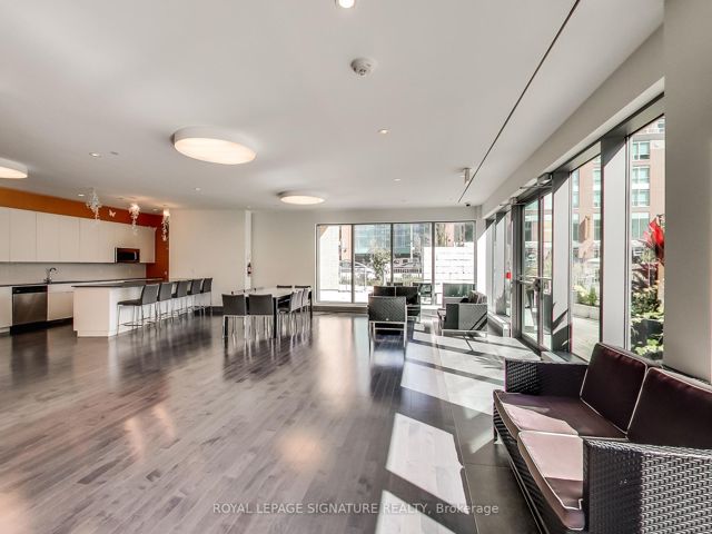 1209 - 69 Lynn Williams St