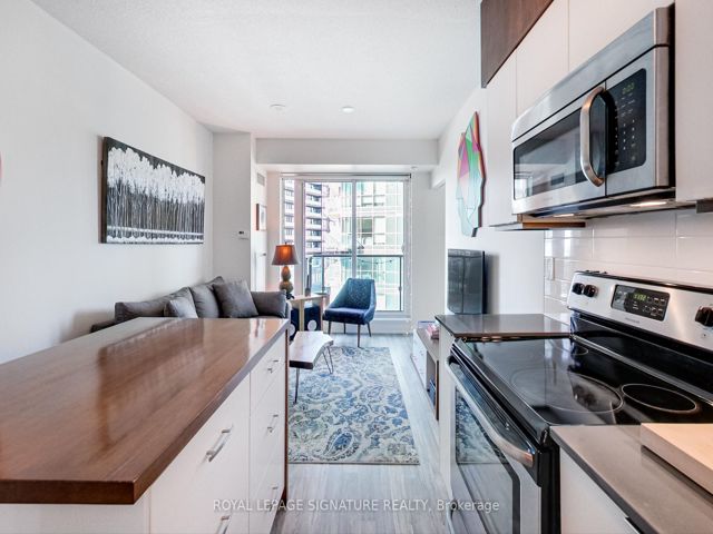 1209 - 69 Lynn Williams St