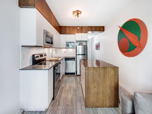 1209 - 69 Lynn Williams St