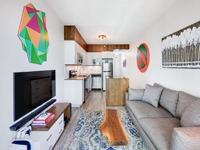 1209 - 69 Lynn Williams St