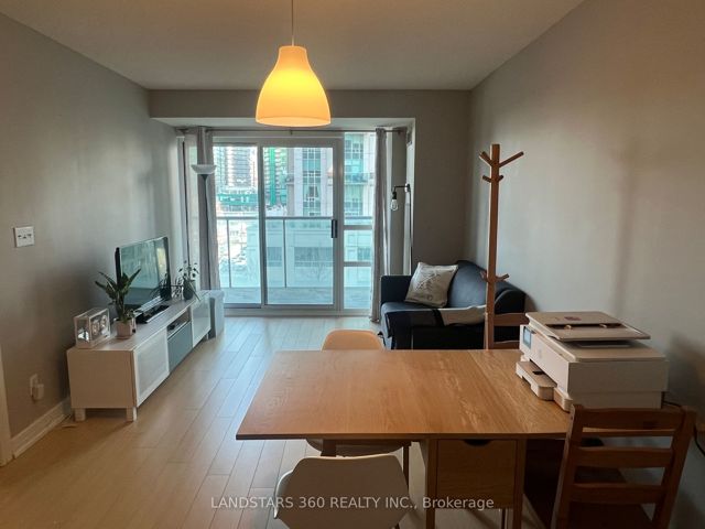 803 - 18 Harrison Garden Blvd