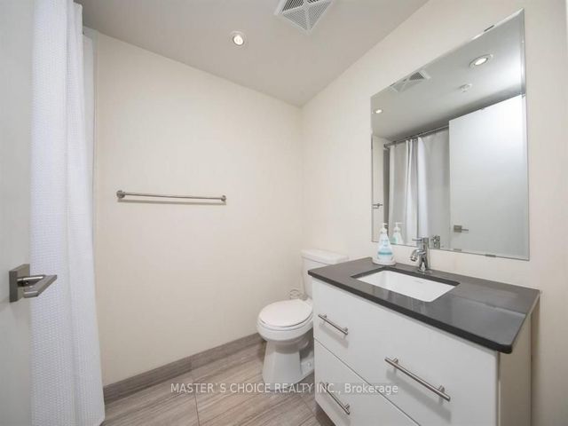 PH2624 - 15 Northtown Way