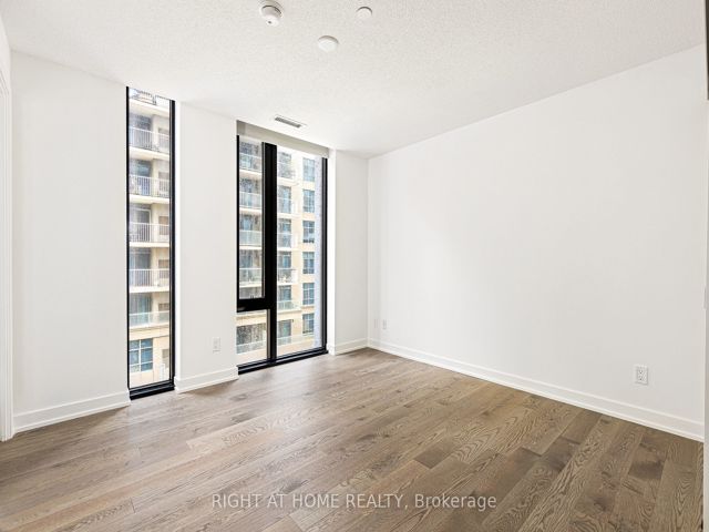 415 - 25 Richmond St E