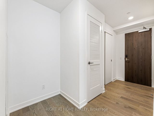 415 - 25 Richmond St E