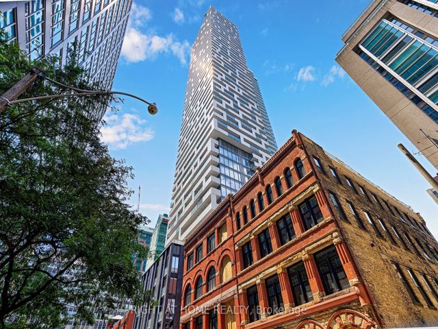 415 - 25 Richmond St E