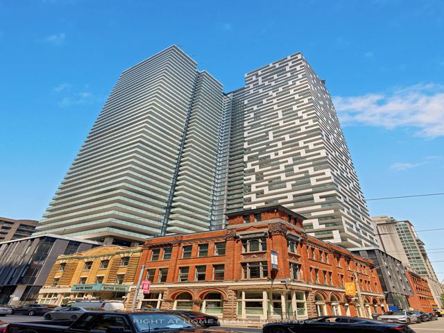 415 - 25 Richmond St E