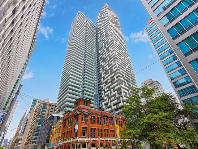 415 - 25 Richmond St E