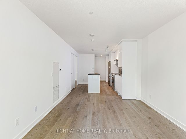 415 - 25 Richmond St E
