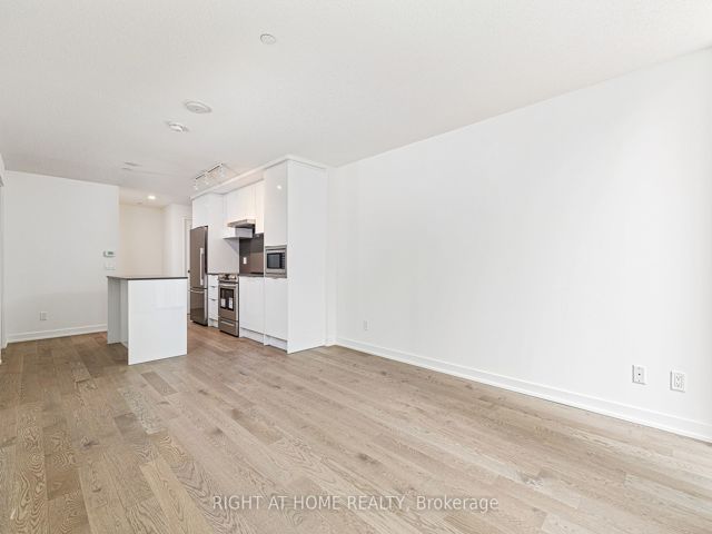 415 - 25 Richmond St E