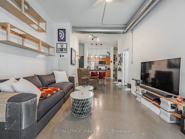 209 - 569 King St E