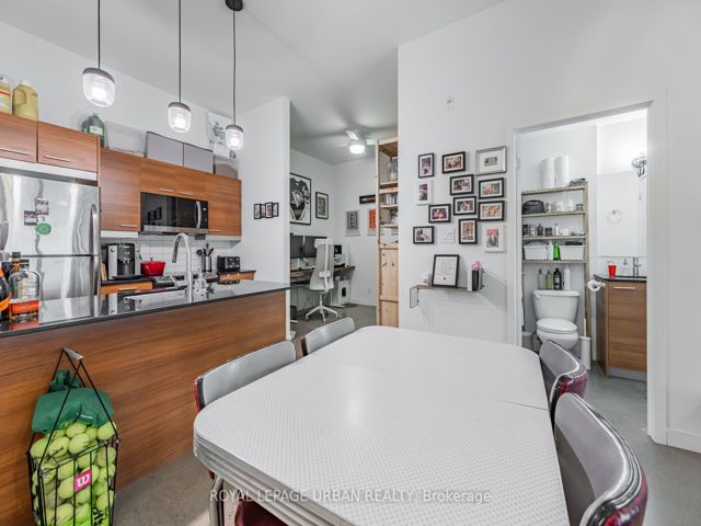 209 - 569 King St E