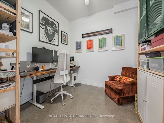 209 - 569 King St E