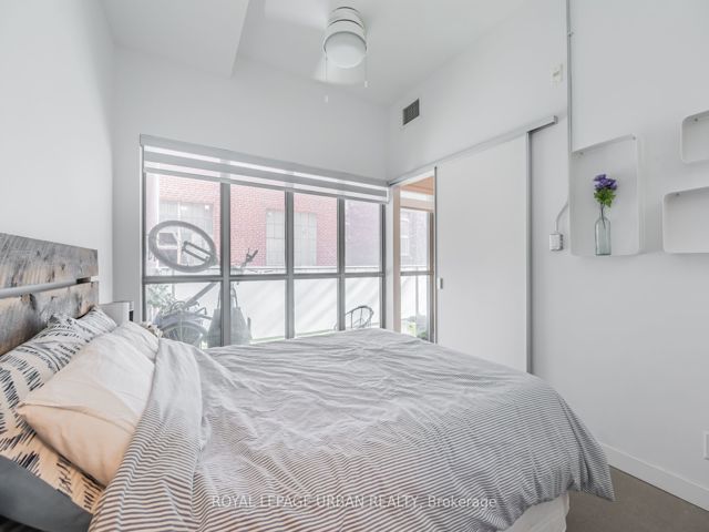 209 - 569 King St E
