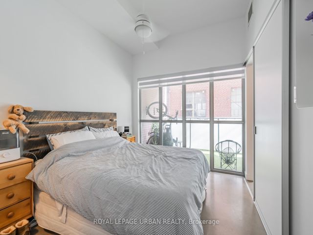 209 - 569 King St E