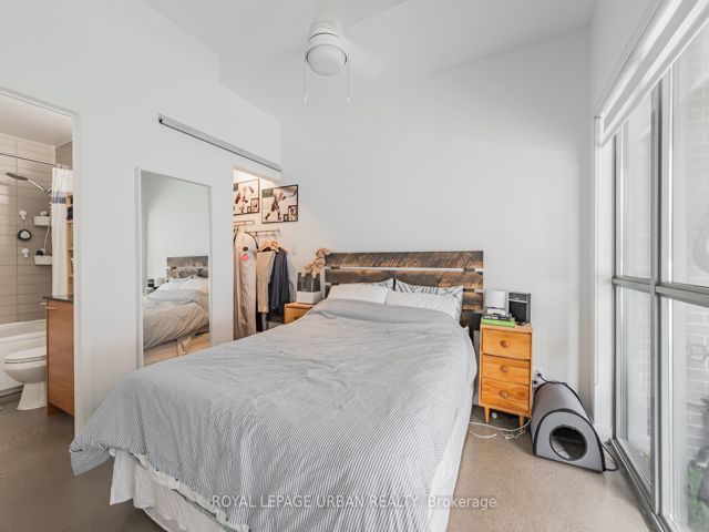 209 - 569 King St E