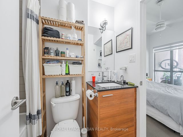 209 - 569 King St E