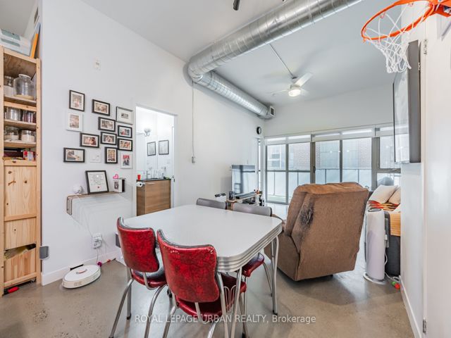 209 - 569 King St E