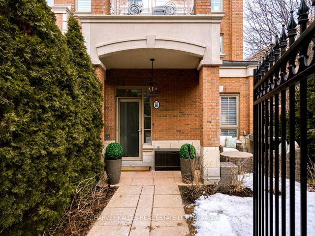 Th10 - 21 Burkebrook Pl