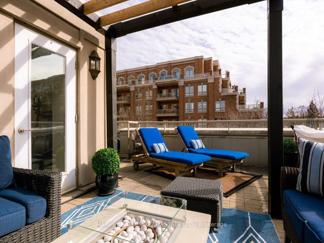 Th10 - 21 Burkebrook Pl