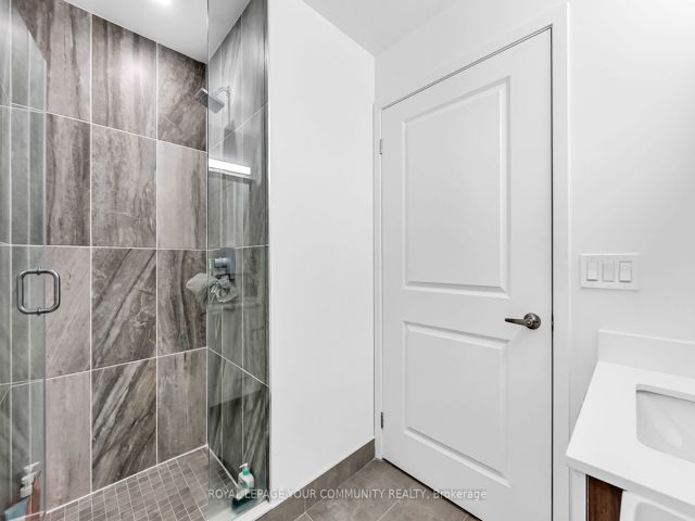 306 - 543 Richmond St W