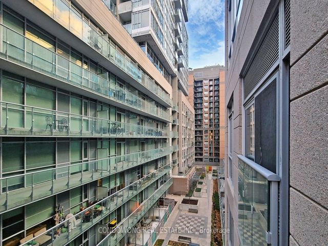 502 - 30 Nelson St