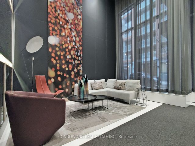 502 - 30 Nelson St